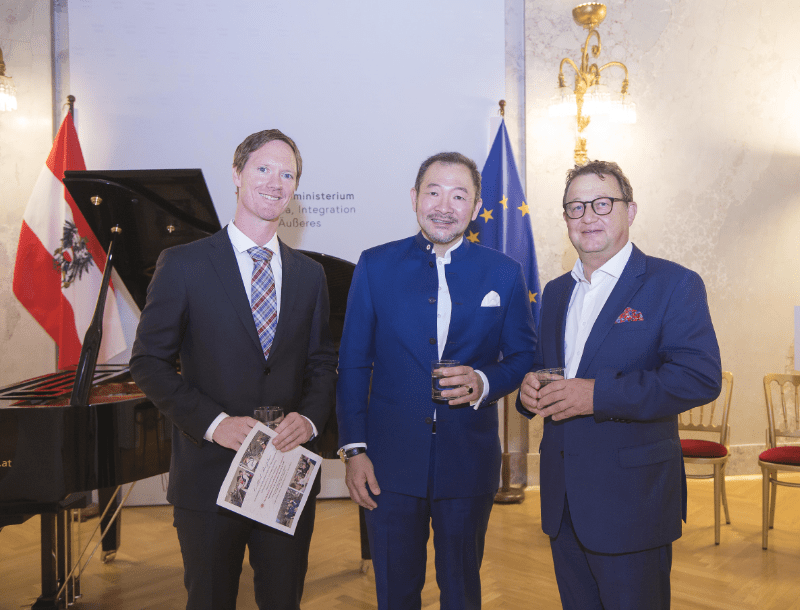 AMADEUS Vienna, represented by Dr Jeremy G House and Dr. Wilson Goh, together with the minister of foreign affairs