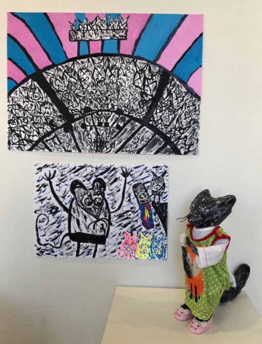 Painting and sculpture of a fox made by art student